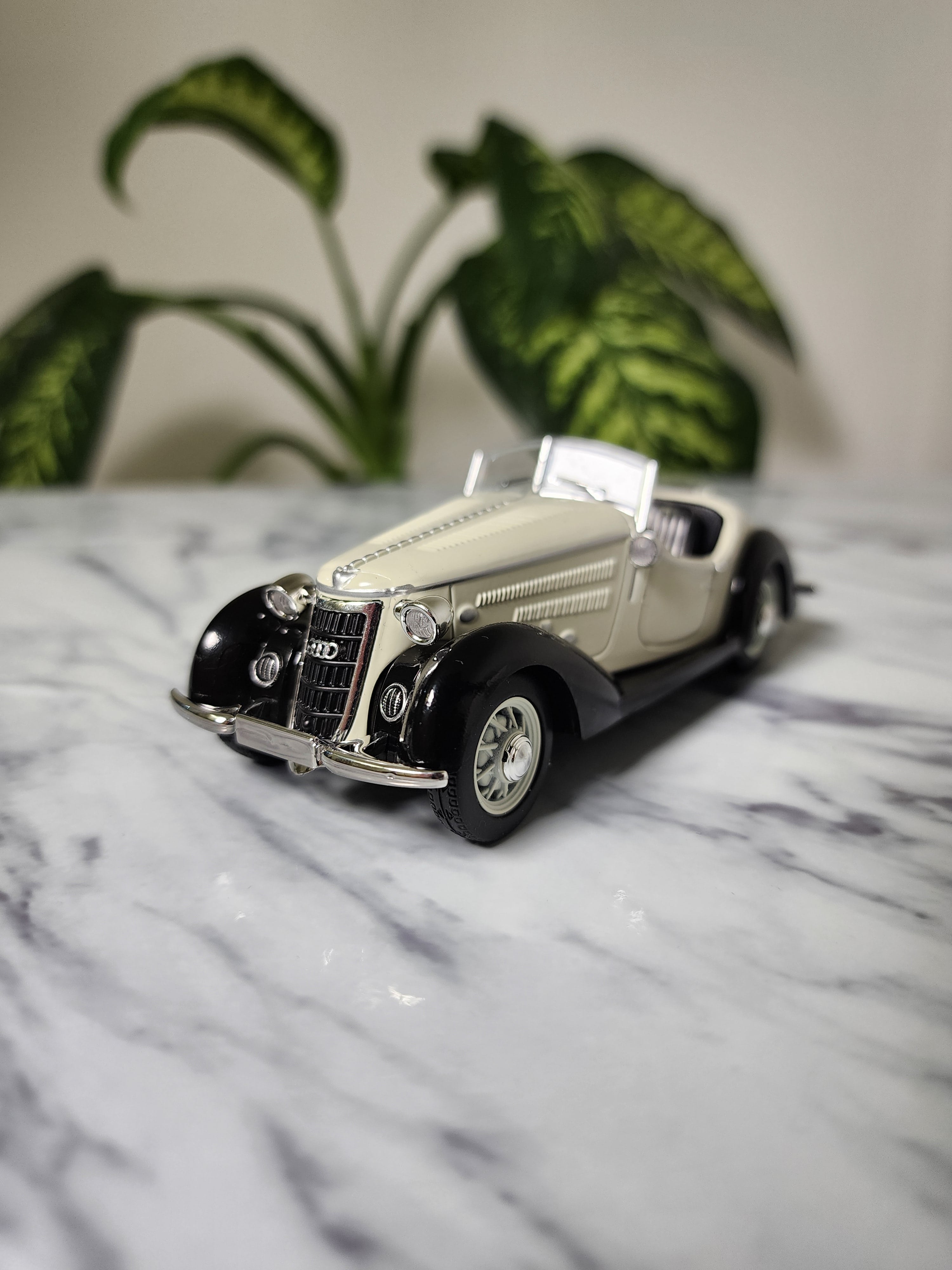 ماکت فلزی آئودی کلاسیک Wanderer Roadster - سفید