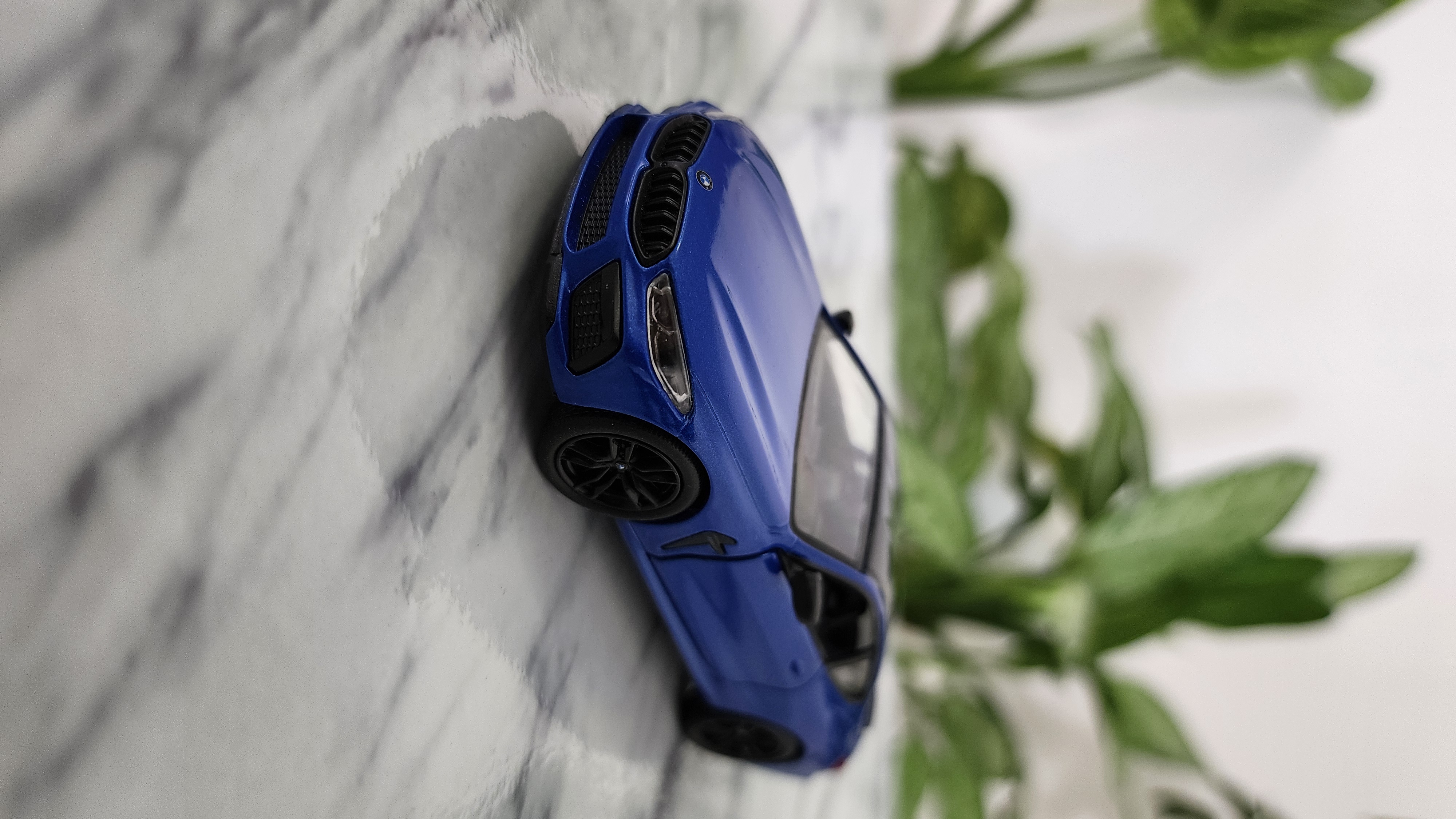 ماکت فلزی BMW M8 - آبی